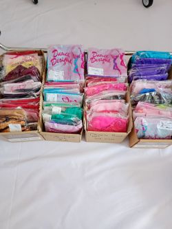 100 X DANCE DESIGNS CROP TOPS MIXED SIZE STYLE AND COLOURS APPROX RRP £1000