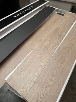 10 X BOXES OF KARNDEAN LVT FLOORING BUDELI 47.69M2 RRP£1335