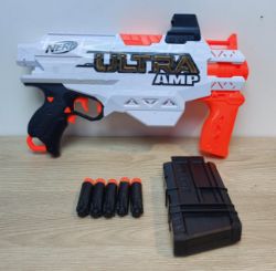 NERF ULTRA AMP MOTORIZED BLASTER WITH 6-DART CLIP AND 6 ULTRA DARTS