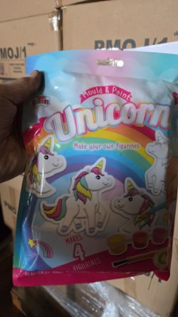 PALLET OF 200 BRAND NEW UNICORN PAINT MOULD SETS