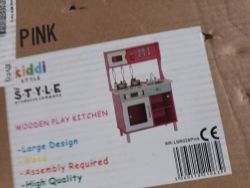 PALLET CONTAINING 23 X BEBE / THE STYLE COMPANY MIXED JOBLOT SEE IMAGES