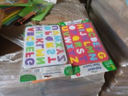 MIX OF 500× BUNDLES OF CHILDREN'S EDUCATION FOAM BOARDS