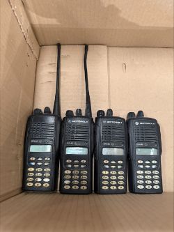 4XMOTOROLA GP680 RADIOS