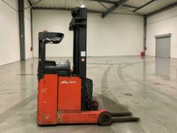 2002 LINDE R20P ELECTRIC REACH TRUCK 2000KG CAPACITY