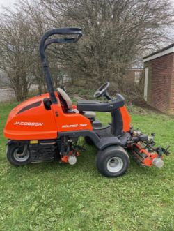 2016 JACOBSEN ECLIPSE 322 TRIPLE GANG LAWN MOWER