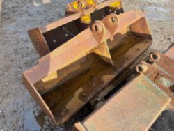 5FT EXCAVATOR DITCHING BUCKET – 45MM PINS – STOCK 354091