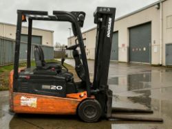 **(INCLUDES CHARGER)** 2011 DOOSAN B20T-5FB ELECTRIC FORKLIFT 2000KG CAPACITY