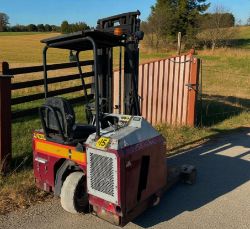 2010 PALFINGER MOFFAT DIESEL FORKLIFT TRUCK / ALL-TERRAIN TELEHANDLER