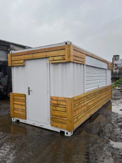 20FT X 8FT SHIPPING CONTAINER