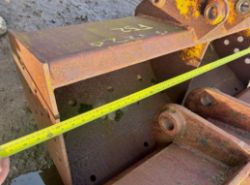 HEAVY DUTY EXCAVATOR DIGGING BUCKET – PIN FIT – STOCK 354089