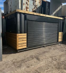 16FT X 8FT SHIPPING CONTAINER
