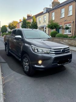 **(ONLY 82K MILEAGE)** 2020 TOYOTA HILUX INVINCIBLE D-4D 4WD DCB 2.4 DIESEL MANUAL GREY PICK UP