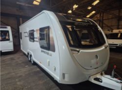 2022 SWIFT SPRITE QUATTRO EW – 6 BERTH TWIN AXLE FIXED BED CARAVAN >>--NO VAT ON HAMMER--<<