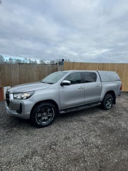 2021 TOYOTA HILUX ICON D-4D 4WD DCB AUTO 2.4L DIESEL PICK UP IN SILVER