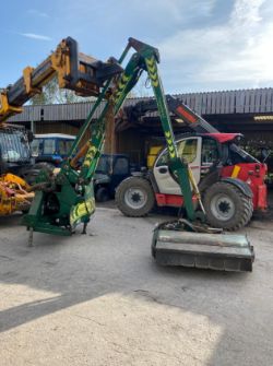 SPEARHEAD EXCEL 686 HEDGE CUTTER