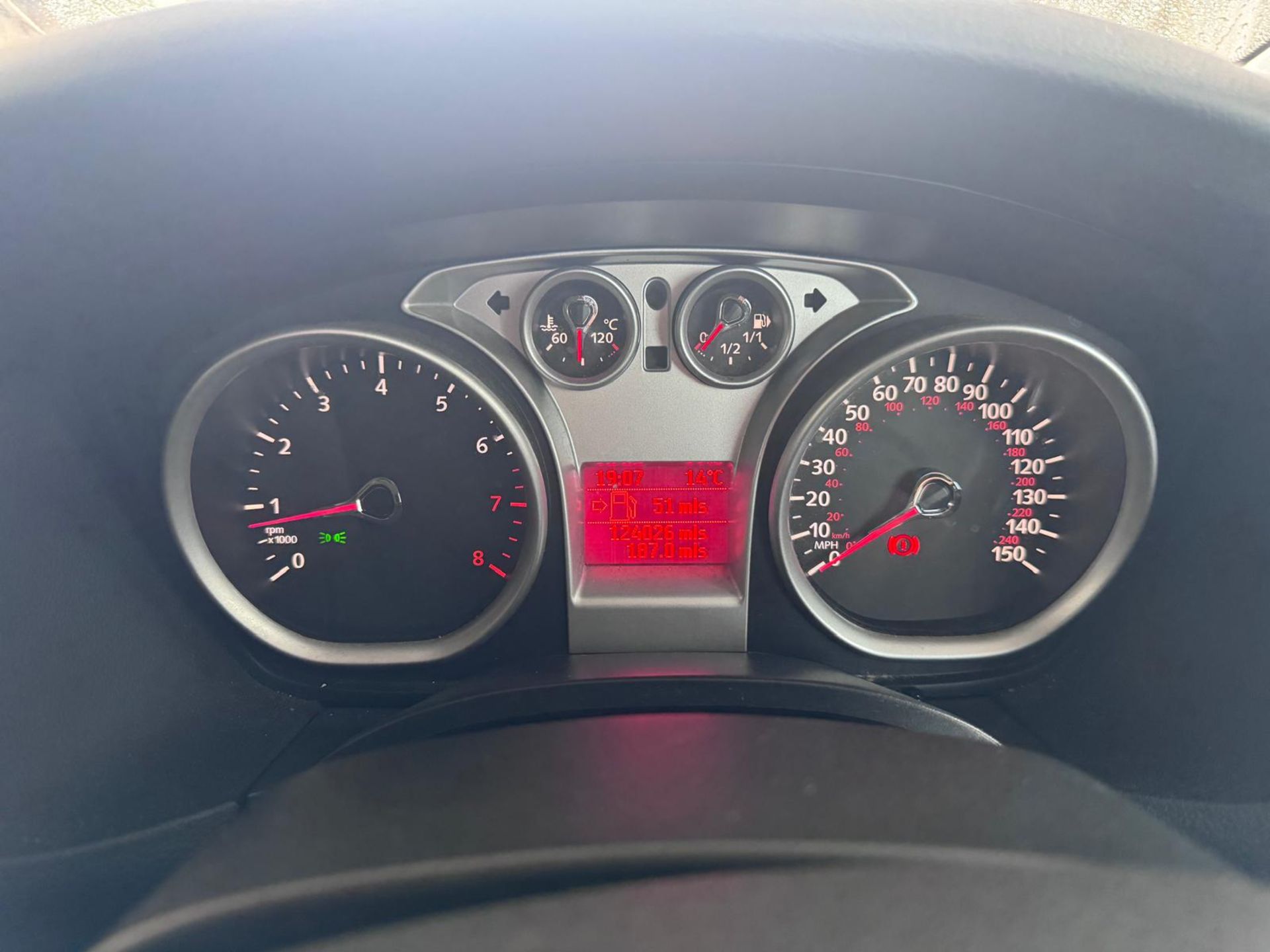 **(ONLY 124K MILEAGE)** 2008 FORD FOCUS TITANIUM 100 1.6 PETROL MANUAL >>--NO VAT ON HAMMER--<< - Image 5 of 14