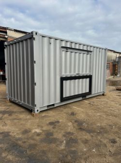 20FT X 8FT SHIPPING CONTAINER – STREET FOOD / COFFEE SHOP / FOOD KIOSK