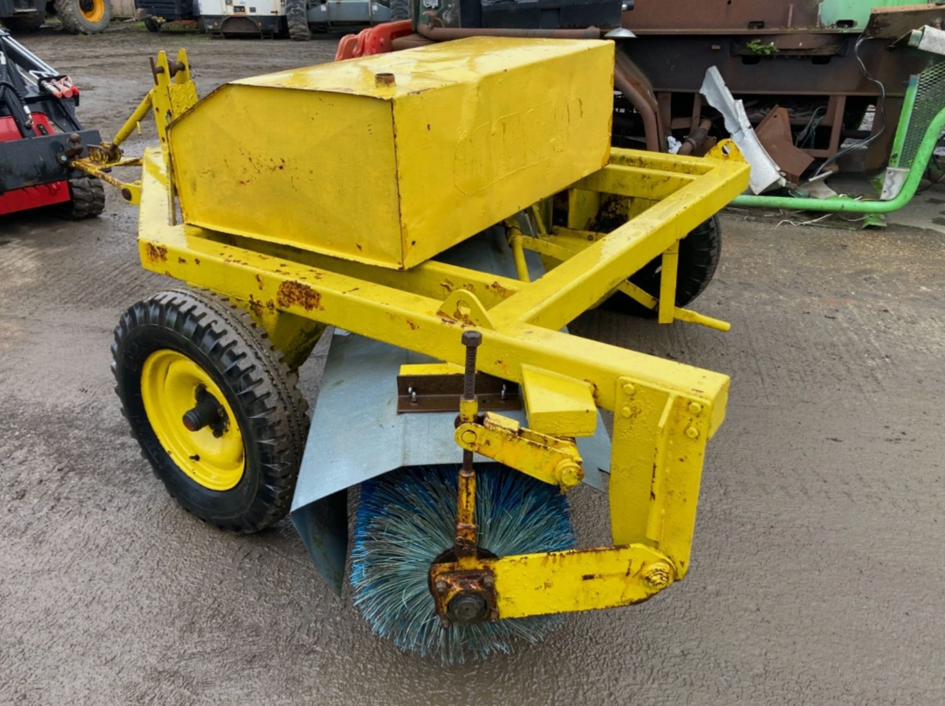 TOWABLE SWEEPER – WHEEL-DRIVEN BRUSH - Image 4 of 7