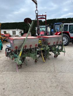 KUHN 6 ROW MAIZE DRILL