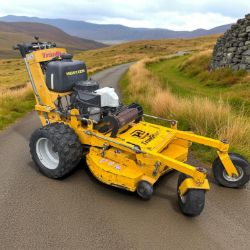 TRIMESTAR COMMERCIAL RIDE-ON MOWER