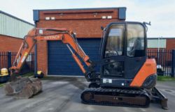 HITACHI ZAXIS ZX27-3 CLR MINI EXCAVATOR – 2013