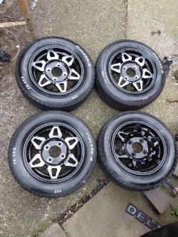 CLASSIS MINI COOPER WHEELS AUSTIN MAYFAIR ROVER MINI ALLOYS WITH TYERS
