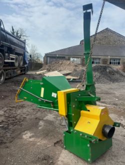 PTO WOOD CHIPPER SHREDDER (TRACTOR MOUNTED)