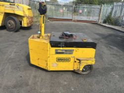 **(INCLUDES CHARGER)**MASTER MOVER AT1000 TOW ES – 2018