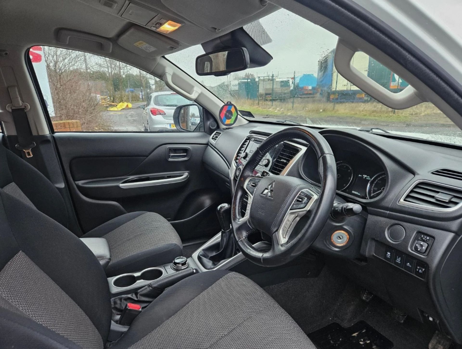 **(ONLY 95K MILEAGE)** 2021 MITSUBISHI L200 TROJAN DI-D 2.3 MANUAL PICK UP >>--NO VAT ON HAMMER--<< - Image 13 of 13
