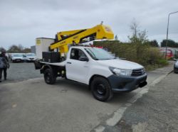 **(ONLY 87K MILEAGE)** 2018 TOYOTA HILUX ACTIVE D-4D 4WD S/C 2.4 DIESEL MANUAL PICK UP