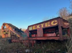 EXTEC 3 WAY SPLIT LIVE HEAD VIBRATING SCREENER