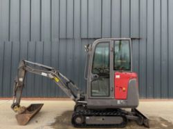 2018 VOLVO EC18D MINI EXCAVATOR / DIGGER