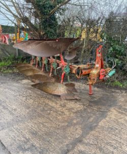 KVERNELAND 160 – 5 FURROW PLOUGH