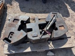 CASE INTERNATIONAL TRACTOR WEIGHTS & WEIGHT BLOCK WITH FRONT LINKAGE