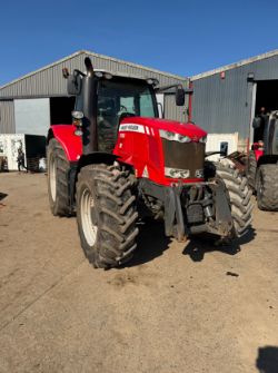 MASSEY FERGUSON 7720 – TRACTOR