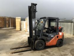 TOYOTA 02-8FGF30 LPG FORKLIFT