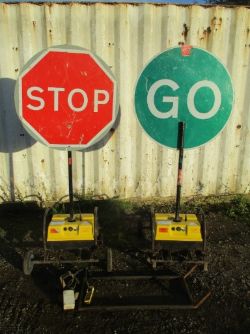 PIKE ROBOSIGN STOP/GO BOARDS – TRAFFIC CONTROL – NEW BATTERIES – TRANSPORT WHEELS