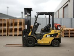 2017 CAT LIFT TRUCKS GP25NT LPG FORKLIFT TRUCK