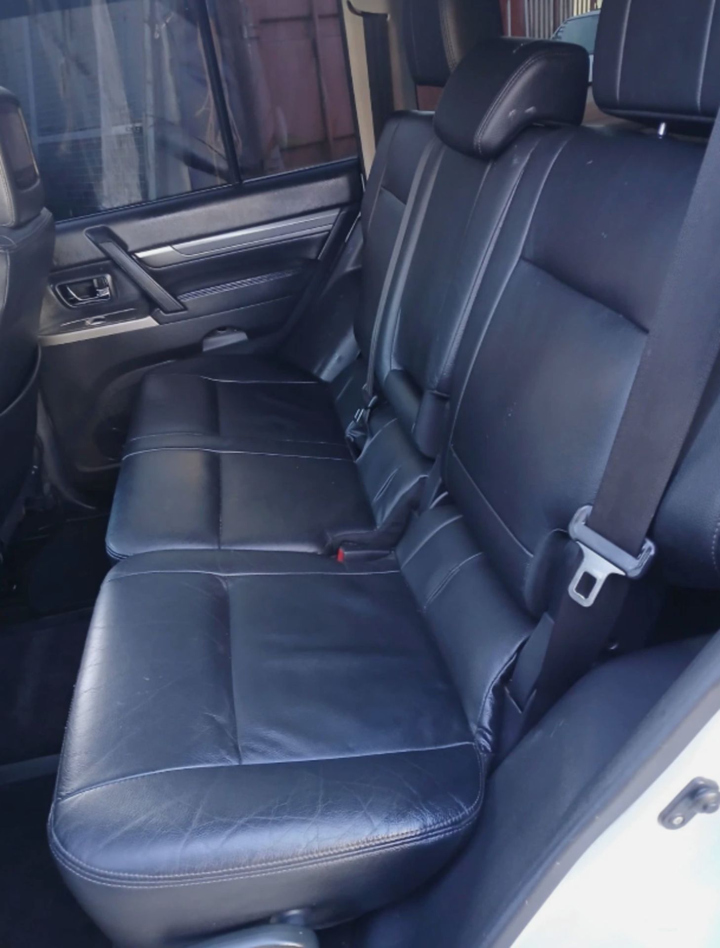 2016 MITSUBISHI SHOGUN 3.2 DI-D LWB AUTO SUV IN PEARLESCENT WHITE >>--NO VAT ON HAMMER--<< - Image 15 of 17