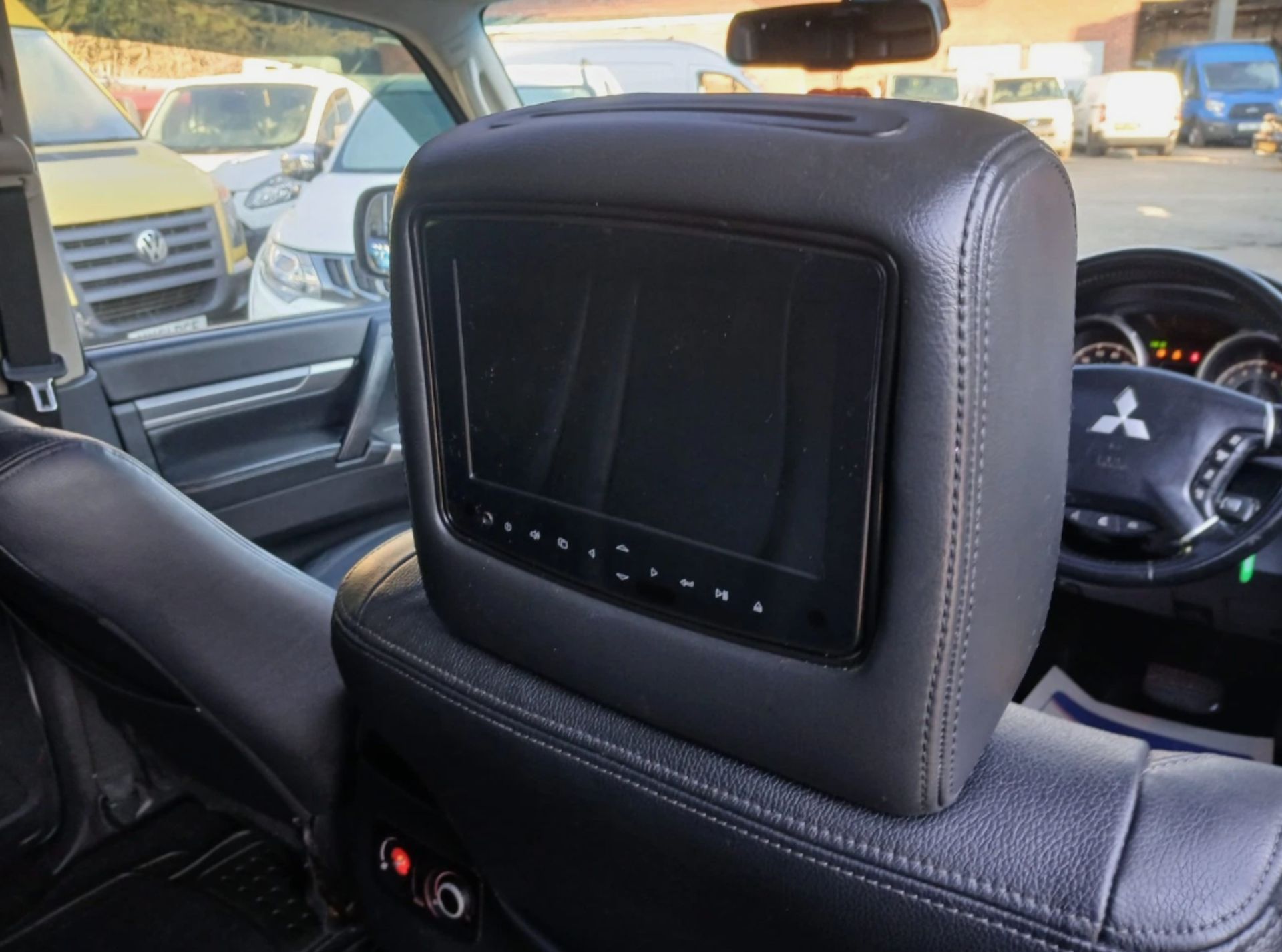 2016 MITSUBISHI SHOGUN 3.2 DI-D LWB AUTO SUV IN PEARLESCENT WHITE >>--NO VAT ON HAMMER--<< - Image 16 of 17