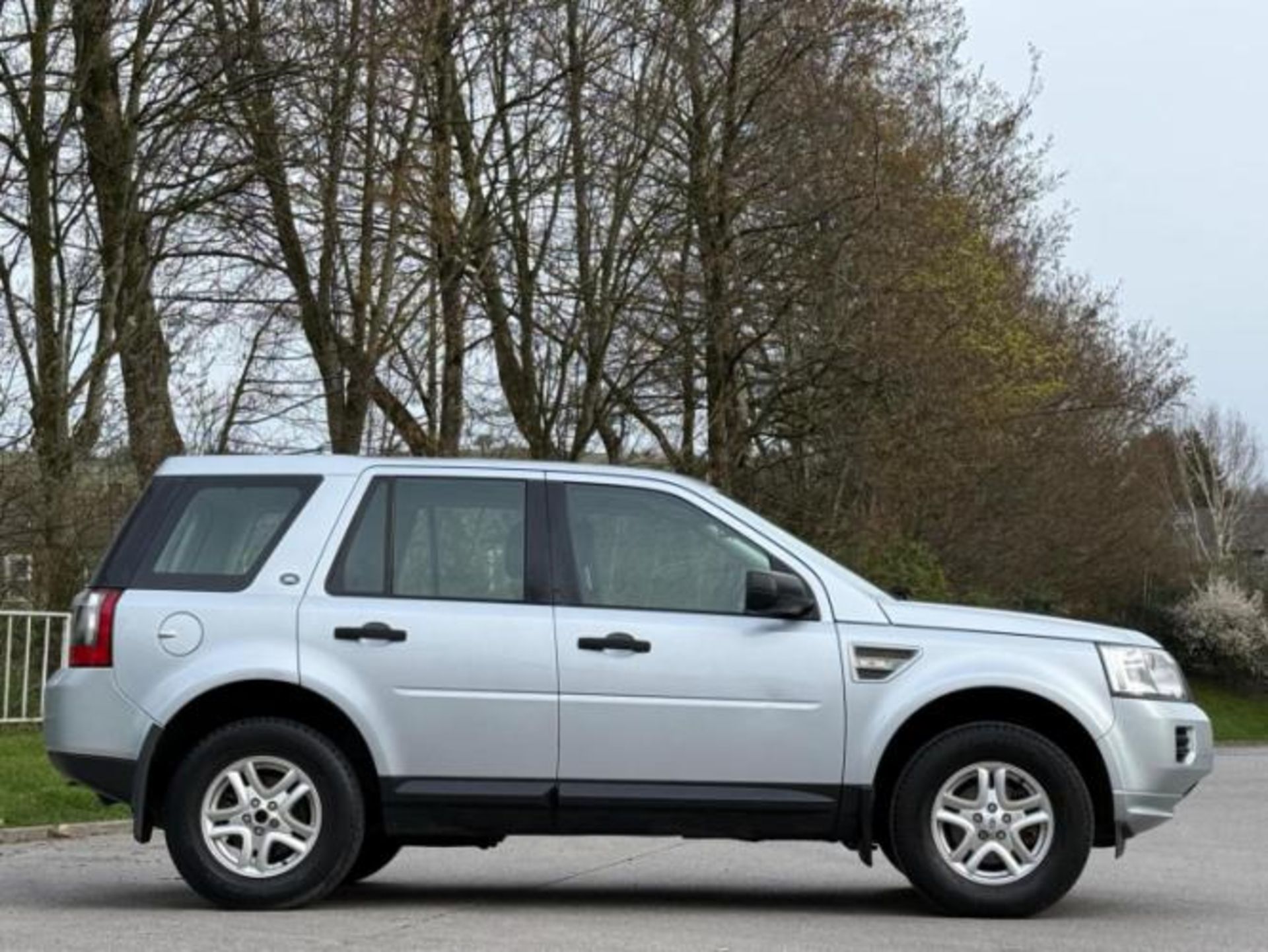 2010 LAND ROVER FREELANDER S TD4 2.2 DIESEL MANUAL SUV >>--NO VAT ON HAMMER--<< - Image 4 of 28