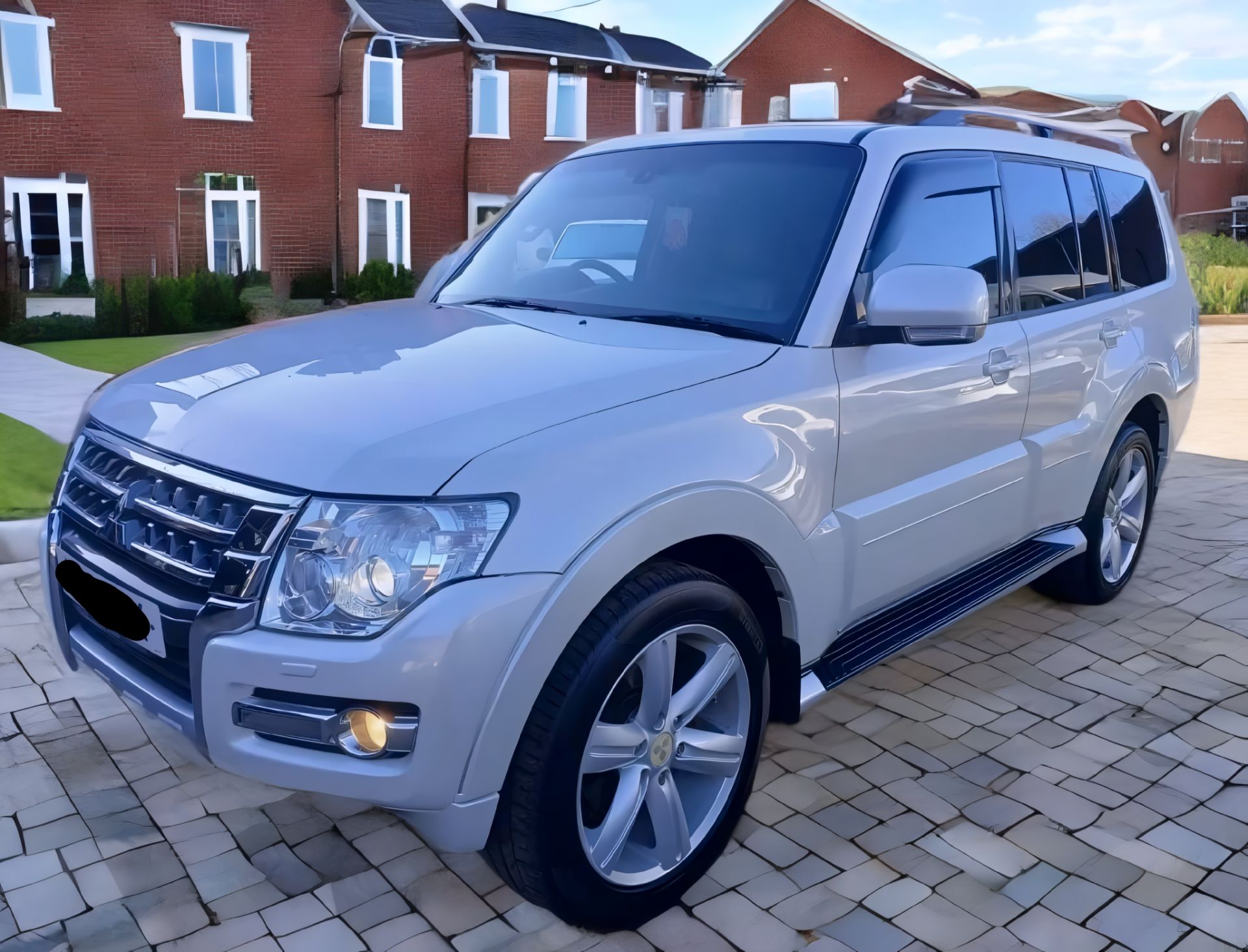 2016 MITSUBISHI SHOGUN 3.2 DI-D LWB AUTO SUV IN PEARLESCENT WHITE >>--NO VAT ON HAMMER--<< - Image 5 of 17
