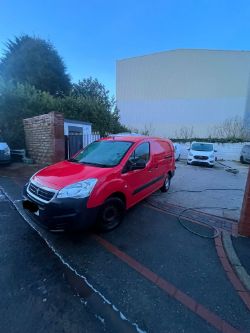 **(ONLY 69K MILEAGE)** 2017 PEUGEOT PARTNER S L1H1 1199CC PETROL MANUAL RED