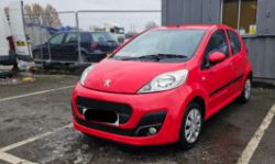 **(ONLY 56K MILEAGE)** 2013 PEUGEOT 107 ACTIVE 998CC PETROL MANUAL RED >>--NO VAT ON HAMMER--<<