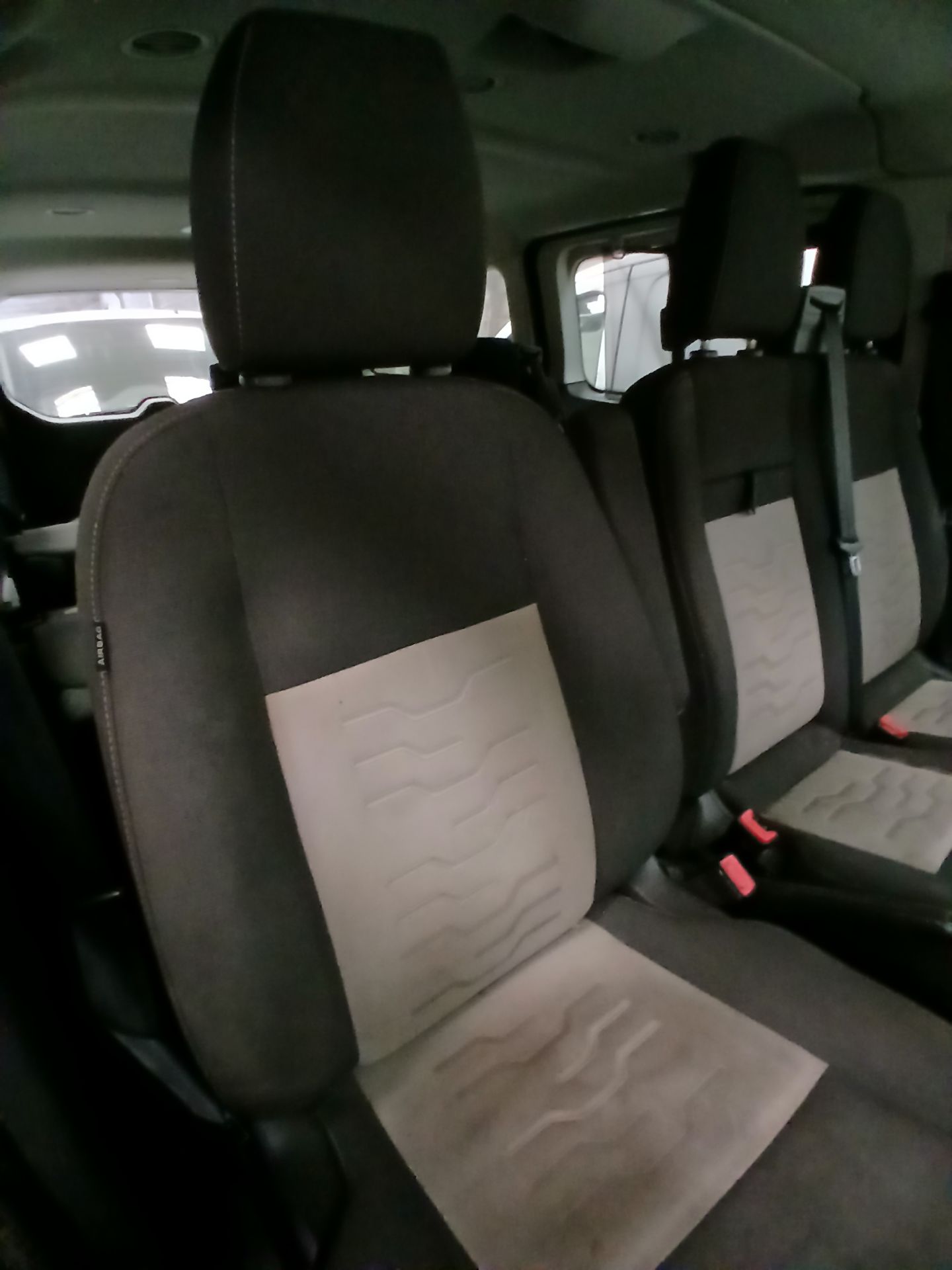2014 FORD TOURNEO CUSTOM 300 LTD E-TECH – VAN DERIVED CAR – 2198CC DIESEL >>--NO VAT ON HAMMER--<< - Image 6 of 9