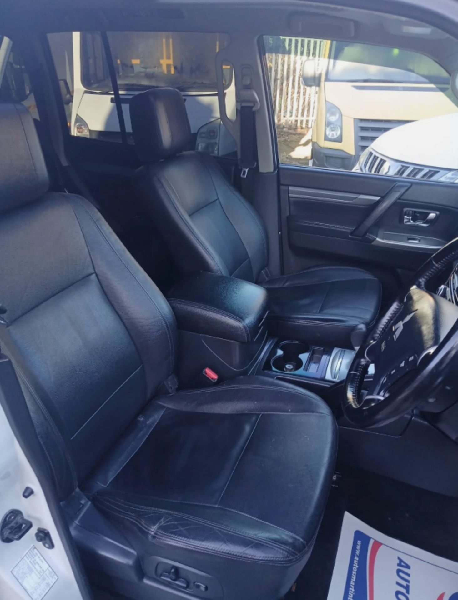 2016 MITSUBISHI SHOGUN 3.2 DI-D LWB AUTO SUV IN PEARLESCENT WHITE >>--NO VAT ON HAMMER--<< - Image 10 of 17