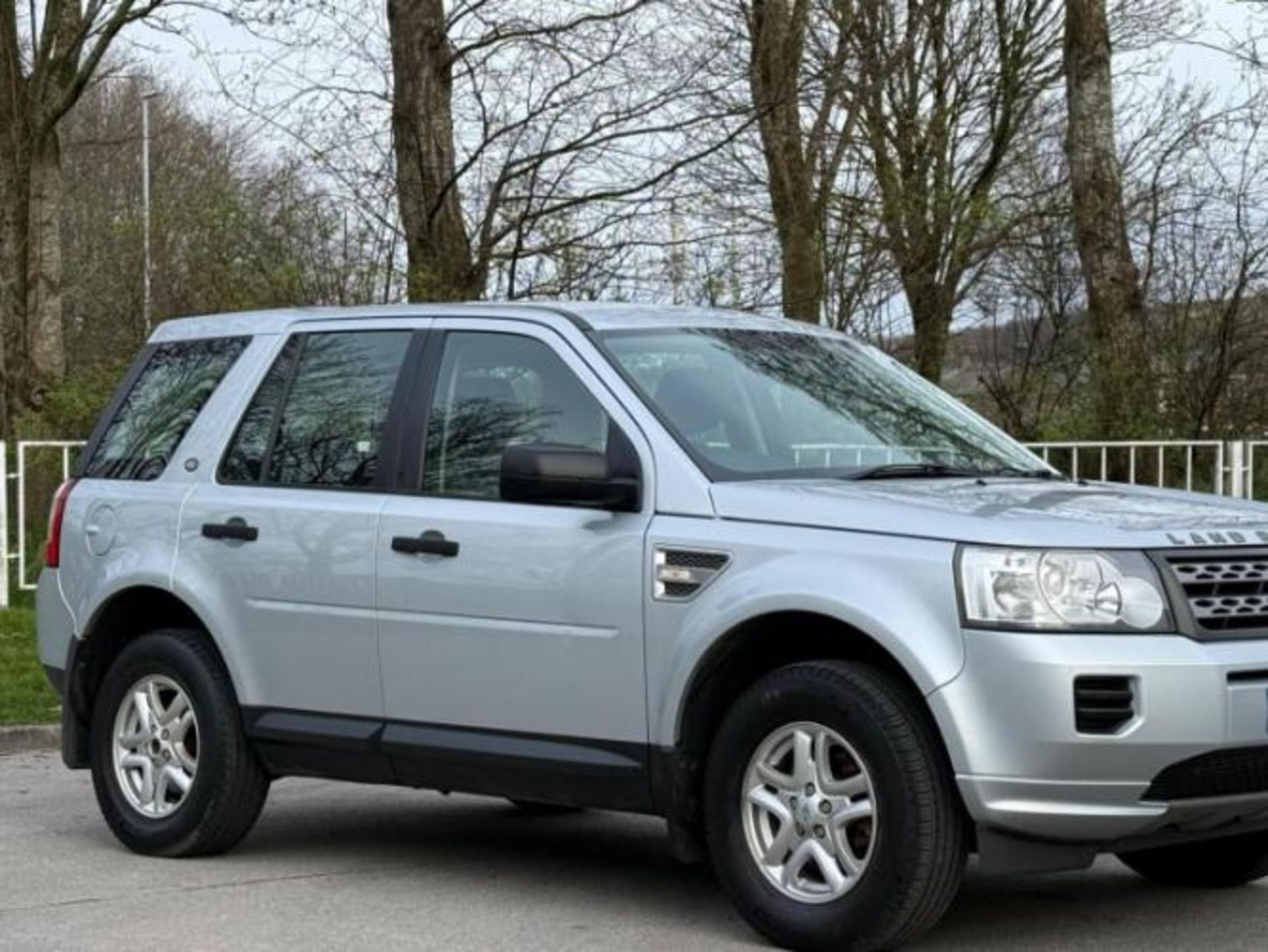 2010 LAND ROVER FREELANDER S TD4 2.2 DIESEL MANUAL SUV >>--NO VAT ON HAMMER--<< - Image 8 of 28