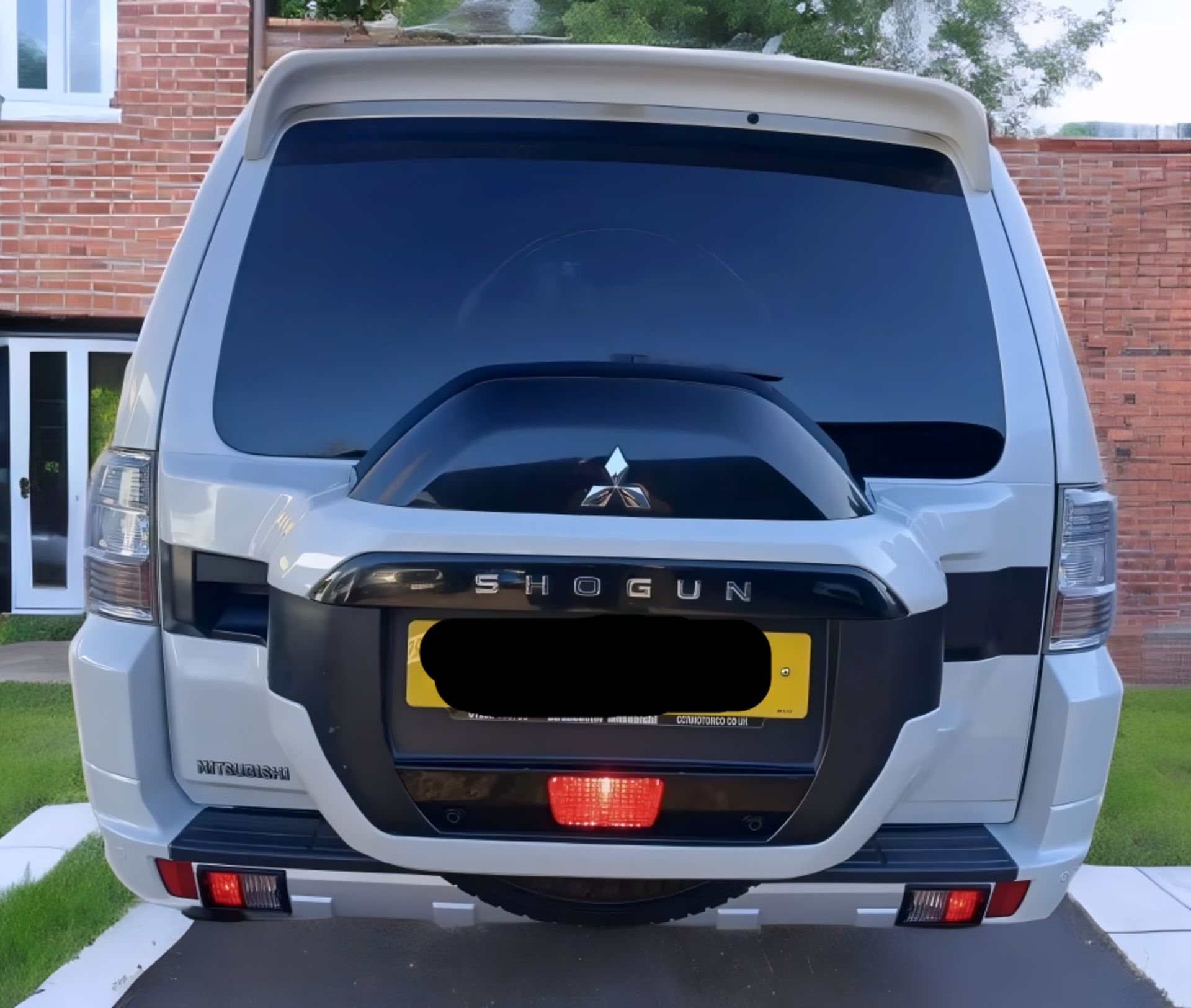 2016 MITSUBISHI SHOGUN 3.2 DI-D LWB AUTO SUV IN PEARLESCENT WHITE >>--NO VAT ON HAMMER--<< - Image 3 of 17