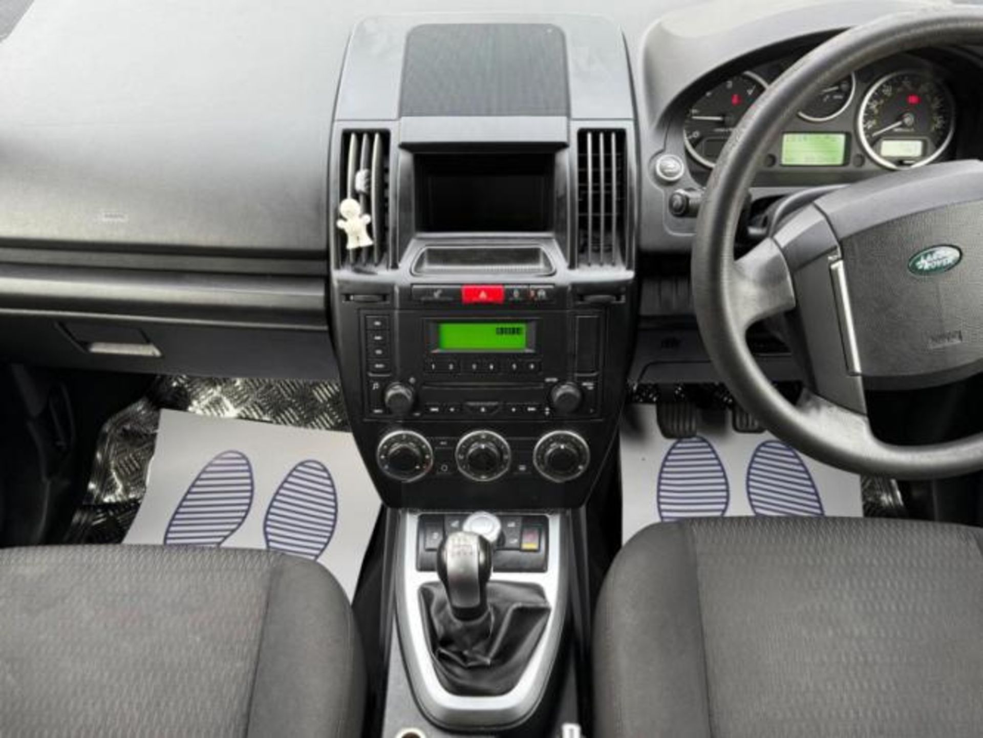 2010 LAND ROVER FREELANDER S TD4 2.2 DIESEL MANUAL SUV >>--NO VAT ON HAMMER--<< - Image 26 of 28
