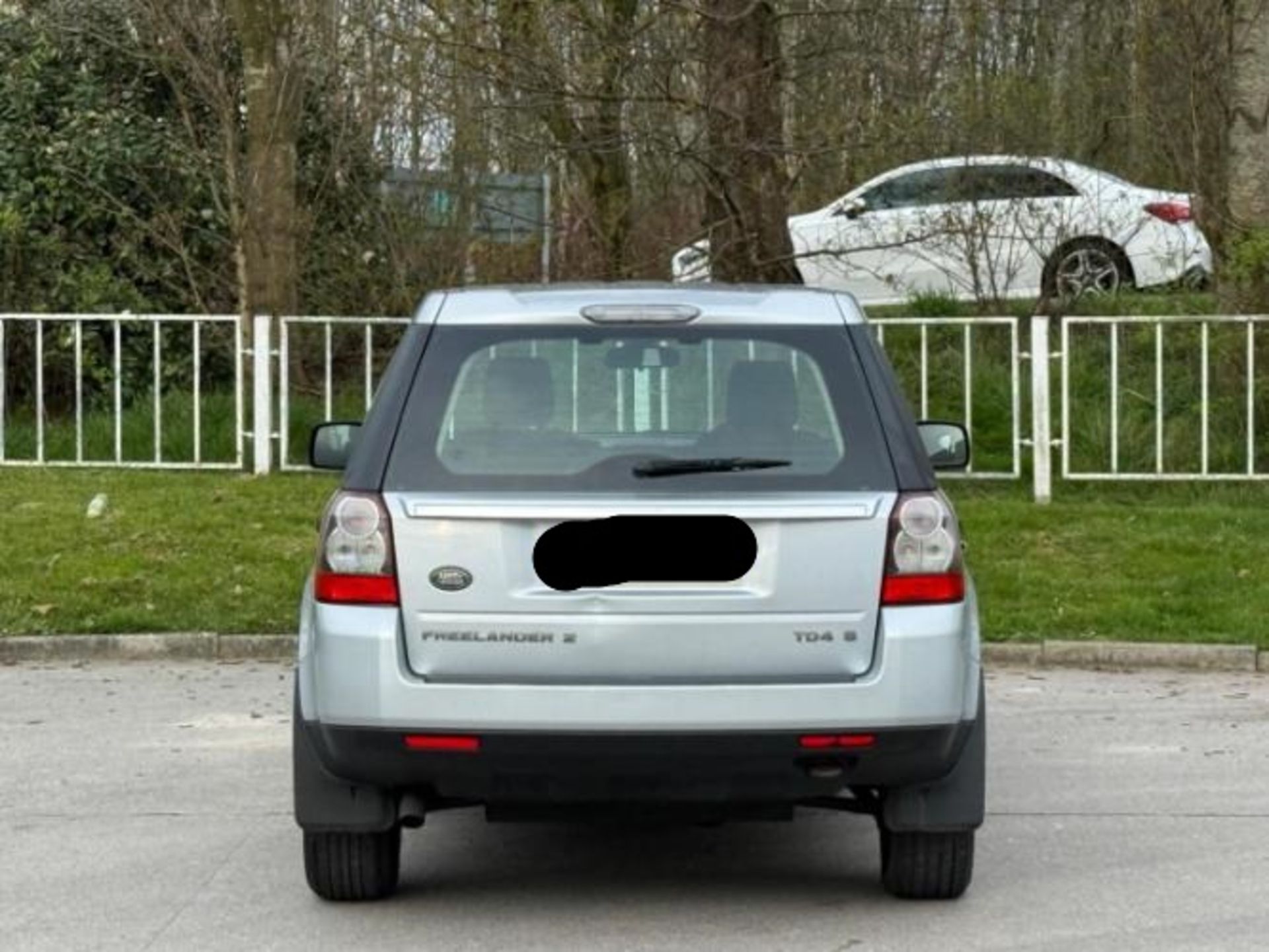 2010 LAND ROVER FREELANDER S TD4 2.2 DIESEL MANUAL SUV >>--NO VAT ON HAMMER--<< - Image 18 of 28